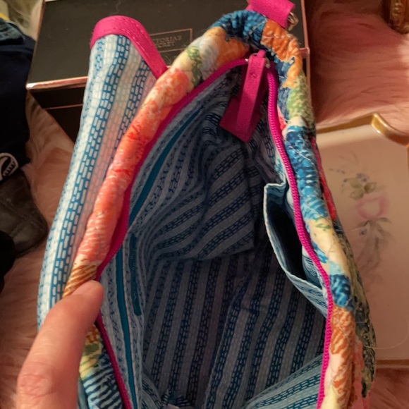 Vera Bradley pink floral crossbody bag⚠️FIRM⚠️ - Picture 10 of 11